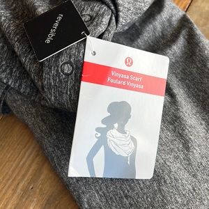 Lululemon reversible Vinyasa Wrap Customizable Snap Scarf Heathered Black